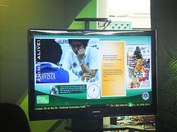 Señalización digital educativa en la Universidad De La Salle, Manila, Filipinas