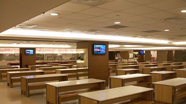 台湾・台北復興私立学校における教育用デジタルサイネージ